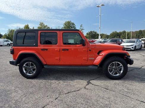Used 2019 Jeep Wrangler Unlimited Sahara image 5