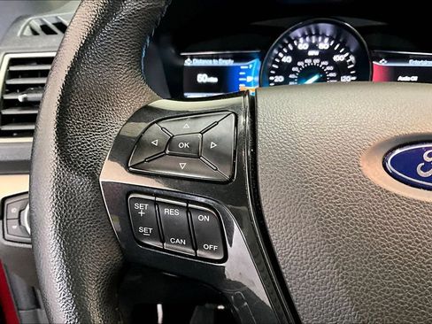 Used 2018 Ford Explorer XLT w/ XLT Appearance Package AWD/4WD image 11