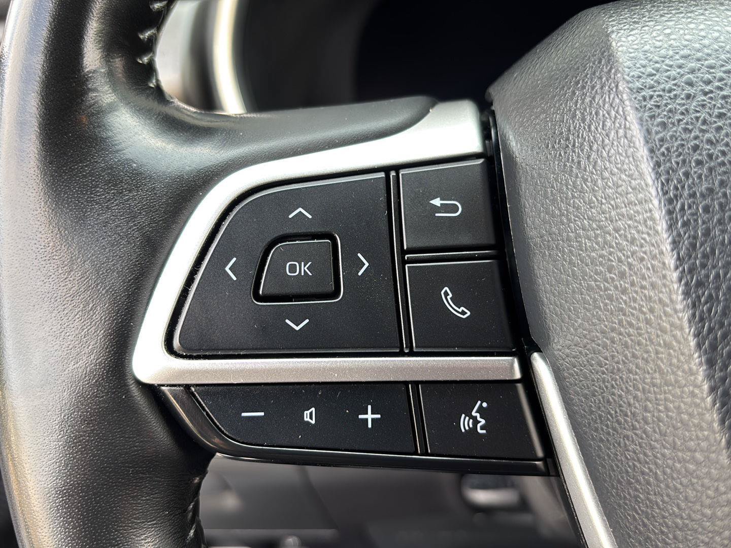 Used 2024 Toyota Highlander Limited AWD/4WD image 28