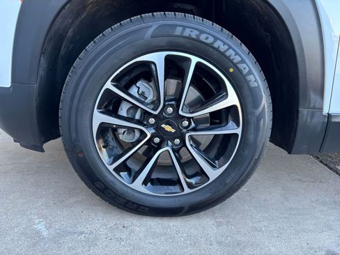 Used 2025 Chevrolet TrailBlazer LT image 28