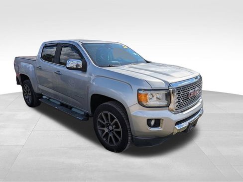 Used 2018 GMC Canyon Denali image 6
