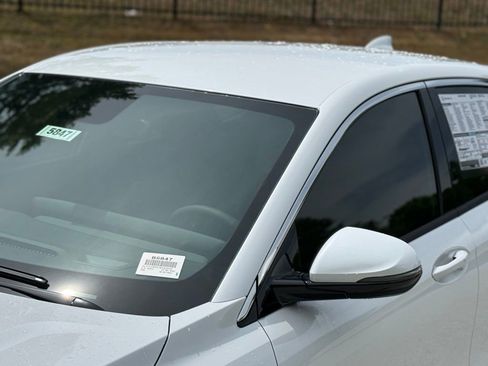 New 2026 Buick Envista Avenir FWD image 9