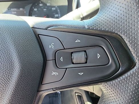 Used 2023 Chevrolet TrailBlazer LT w/ Convenience Package FWD image 12