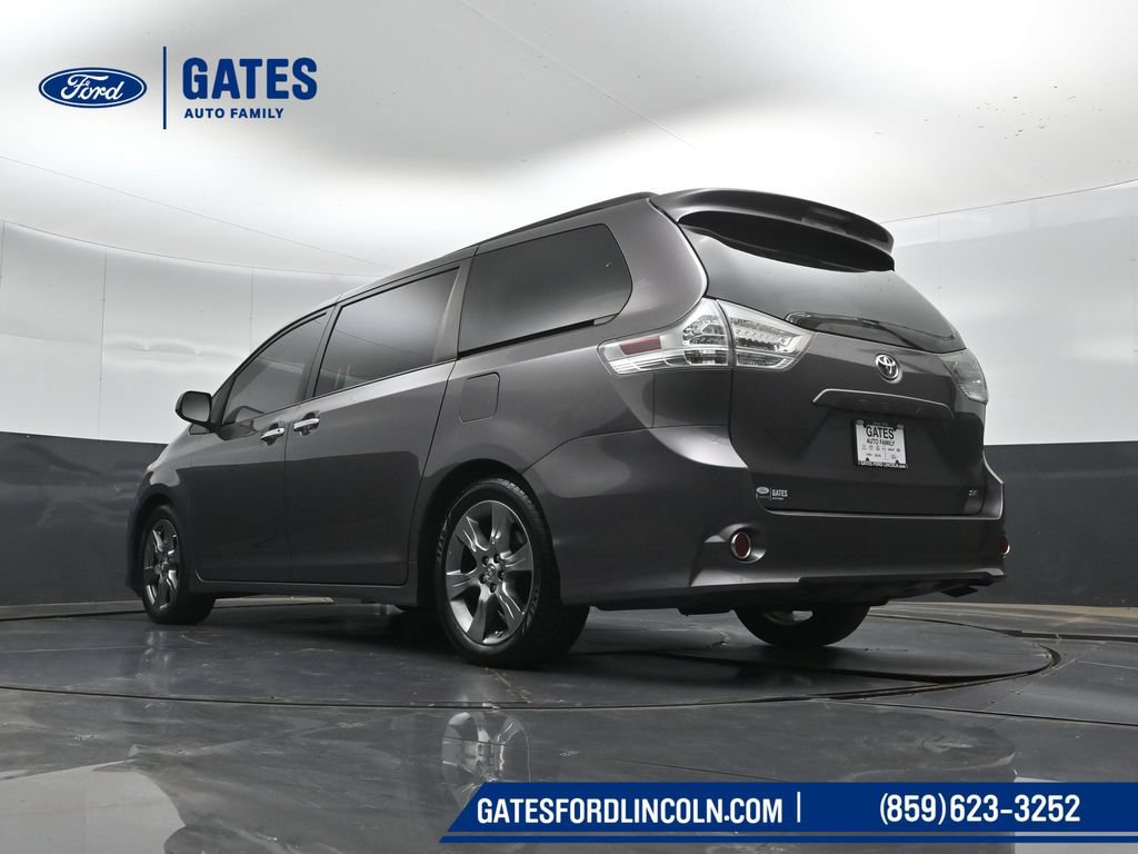 Used 2014 Toyota Sienna SE FWD image 42