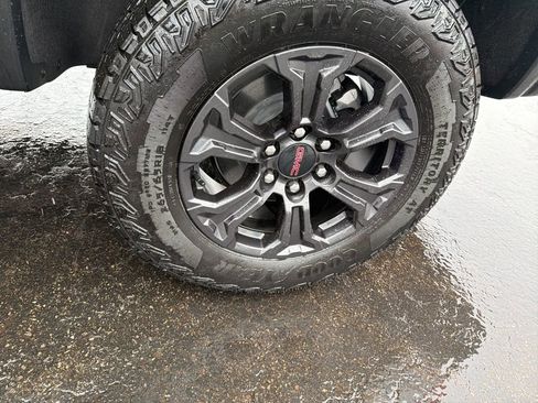 Certified 2025 GMC Canyon Elevation w/ Convenience Package image 20