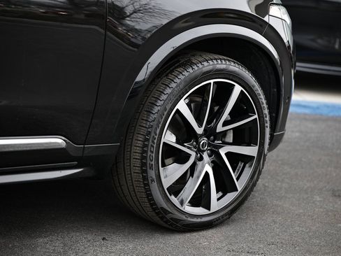 Used 2023 Volvo XC90 B5 Plus w/ Protection Package image 5