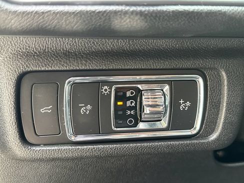Used 2022 Lincoln Corsair AWD w/ Premium Package image 27