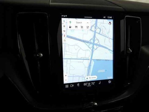 Certified 2025 Volvo XC60 B5 Core image 24