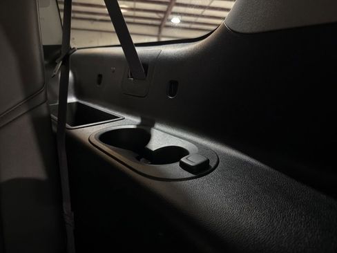 Used 2017 Cadillac Escalade ESV Luxury image 37