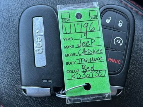 Used 2019 Jeep Cherokee Trailhawk w/ Cold Weather Group image 38