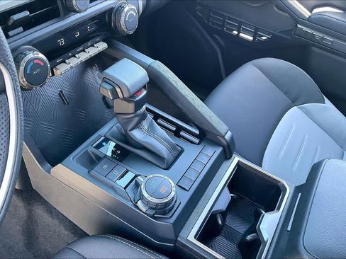 Used 2025 Toyota Tacoma TRD Sport image 15