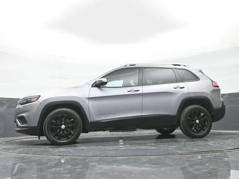 Used 2020 Jeep Cherokee Latitude w/ Cold Weather Group FWD image 44