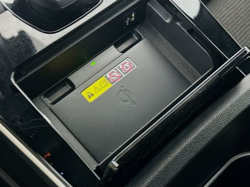 Used 2025 Toyota bZ4X FWD image 26