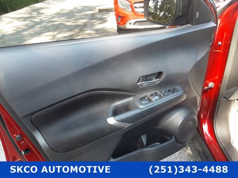 Used 2022 Nissan Kicks SV image 12
