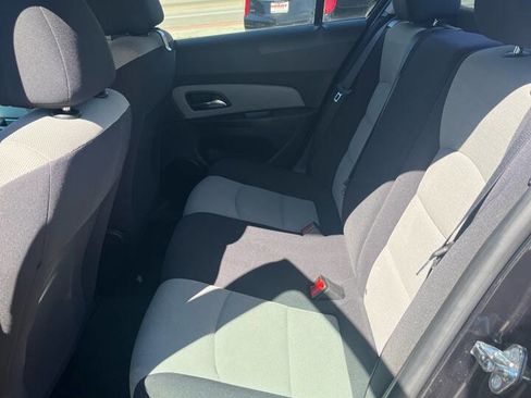 Used 2015 Chevrolet Cruze LS image 17