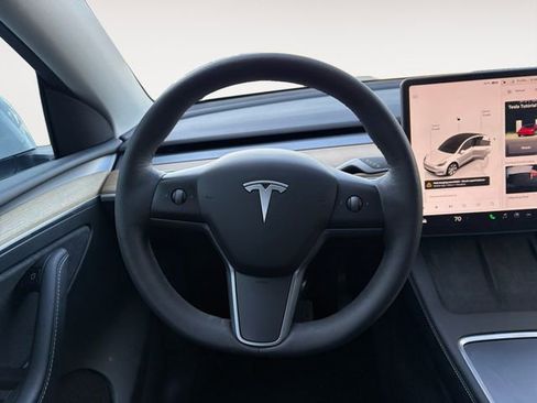 Used 2023 Tesla Model Y Long Range AWD/4WD image 12