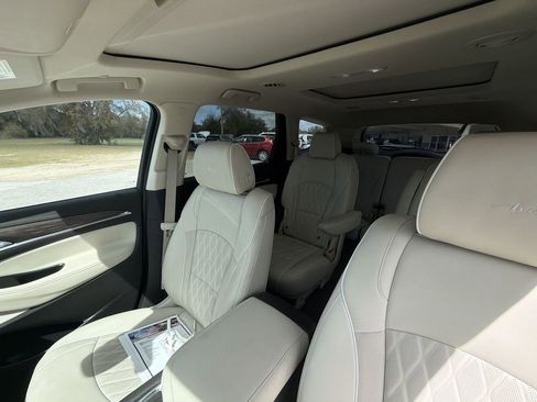 Used 2024 Buick Enclave Avenir image 15