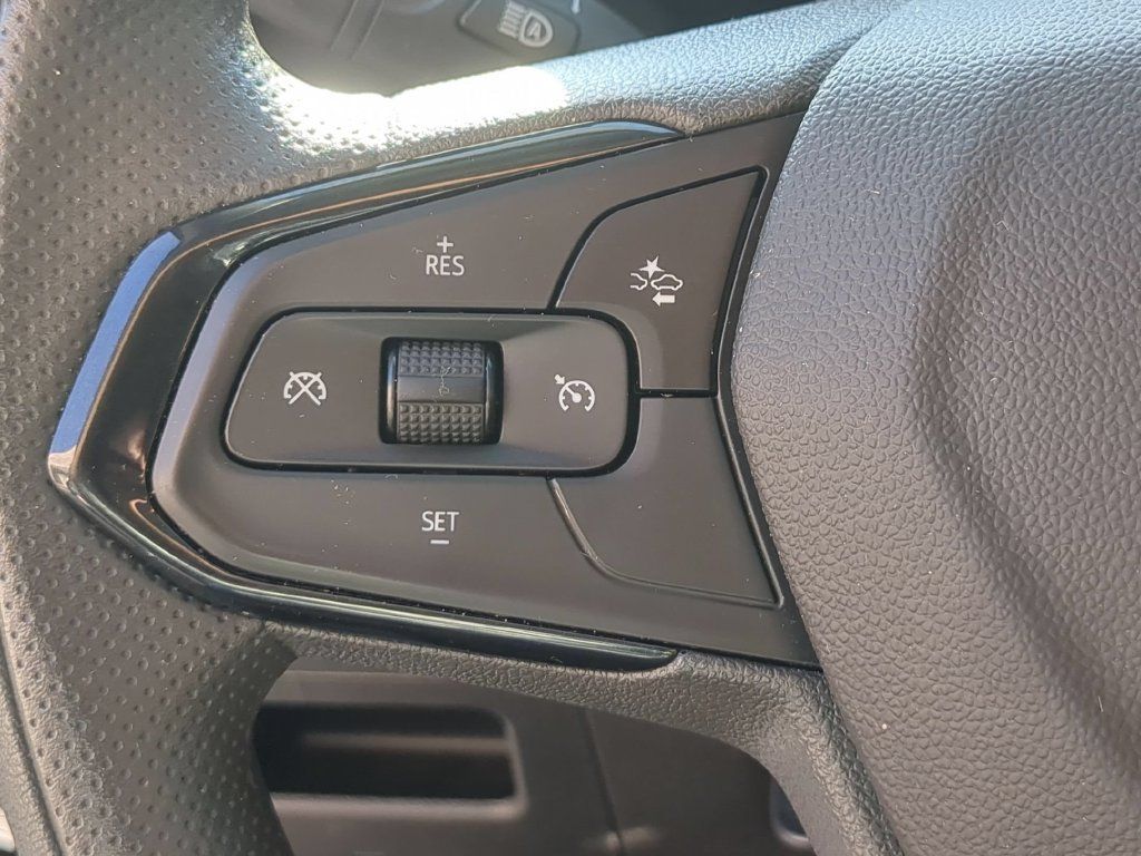 Used 2025 Chevrolet TrailBlazer LT AWD/4WD image 20