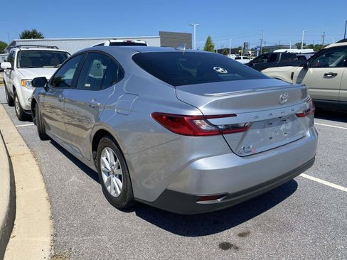 Used 2026 Toyota Camry LE w/ Convenience Package FWD image 5