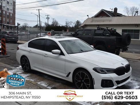 Used 2023 BMW 530e w/ M Sport Package image 4