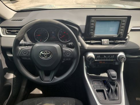 Used 2020 Toyota RAV4 XLE w/ Convenience Package FWD image 18