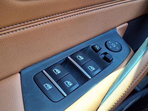 Used 2022 BMW 530i w/ Convenience Package RWD image 11