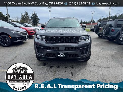 New 2026 Jeep Grand Cherokee Altitude image 2