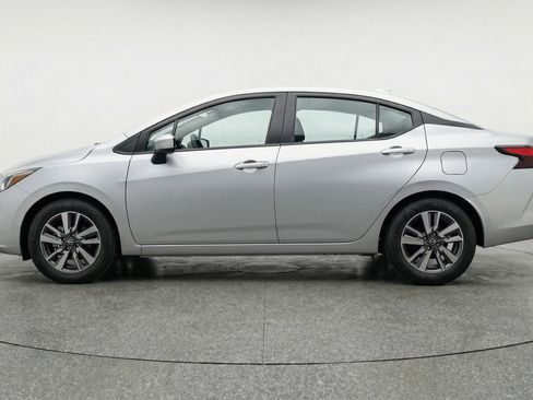 Used 2025 Nissan Versa SV FWD image 5
