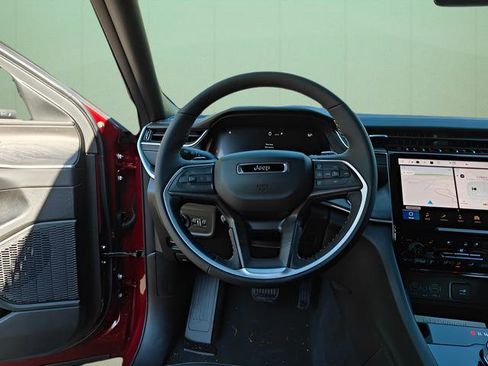 New 2025 Jeep Grand Cherokee L Limited w/ Luxury Tech Group II image 19