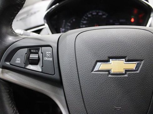Used 2019 Chevrolet Trax LT w/ LT Convenience Package AWD/4WD image 26