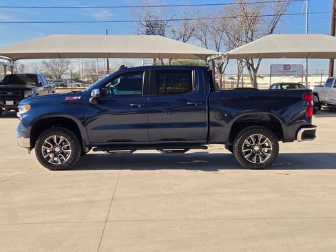 Used 2022 Chevrolet Silverado 1500 LT w/ Z71 Off-Road Package image 6