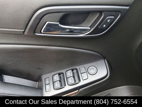 Used 2018 Chevrolet Suburban LT image 12