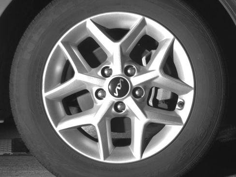 Used 2025 Kia Soul LX w/ LX Technology Package image 13