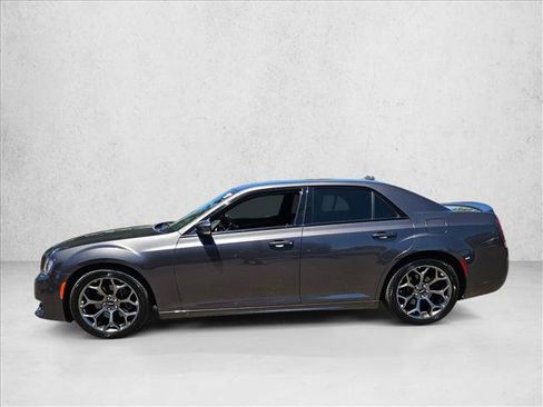 Used 2017 Chrysler 300 S w/ 300S Premium Group RWD image 8