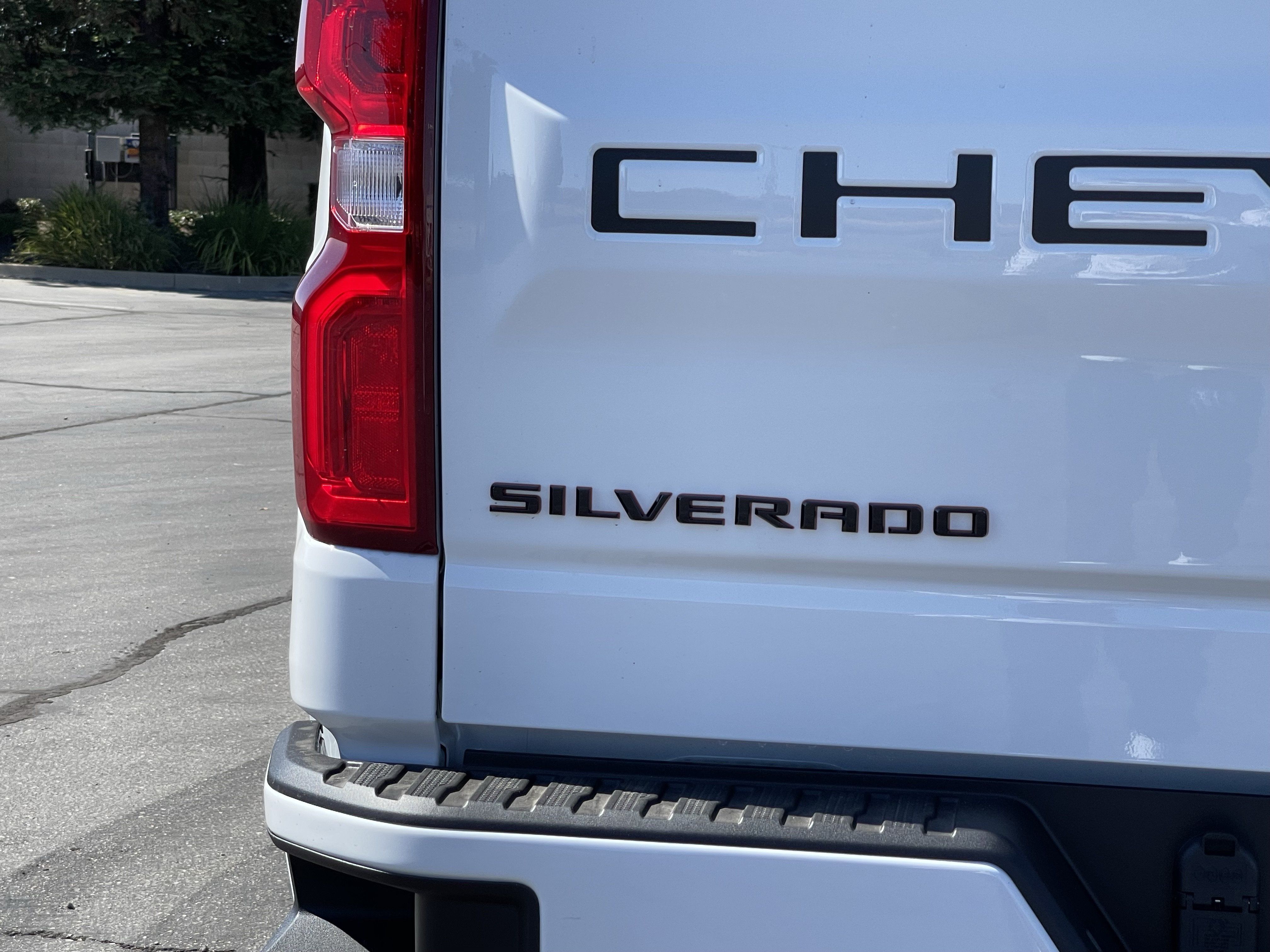 New 2026 Chevrolet Silverado 1500 RST w/ Redline Edition AWD/4WD image 7