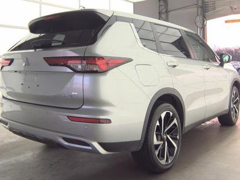Used 2024 Mitsubishi Outlander SE image 6