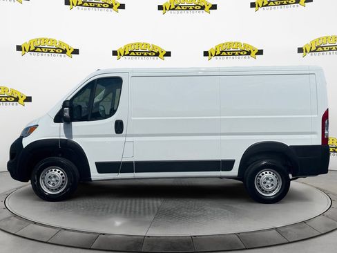 Used 2025 RAM ProMaster 2500 w/ Convenience Group FWD image 2