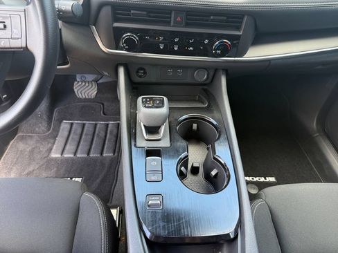 Used 2025 Nissan Rogue S FWD image 12