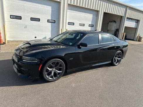 Used 2018 Dodge Charger R/T w/ Plus Group image 14
