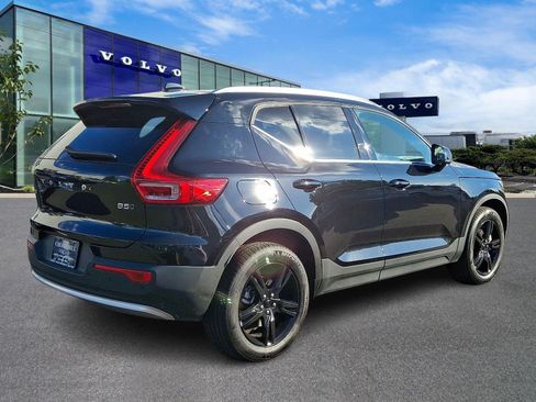 Certified 2025 Volvo XC40 B5 Core image 6