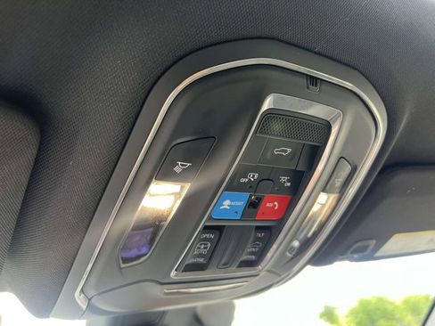 Used 2025 Jeep Grand Cherokee Laredo X w/ Luxury Tech Group I AWD/4WD image 32
