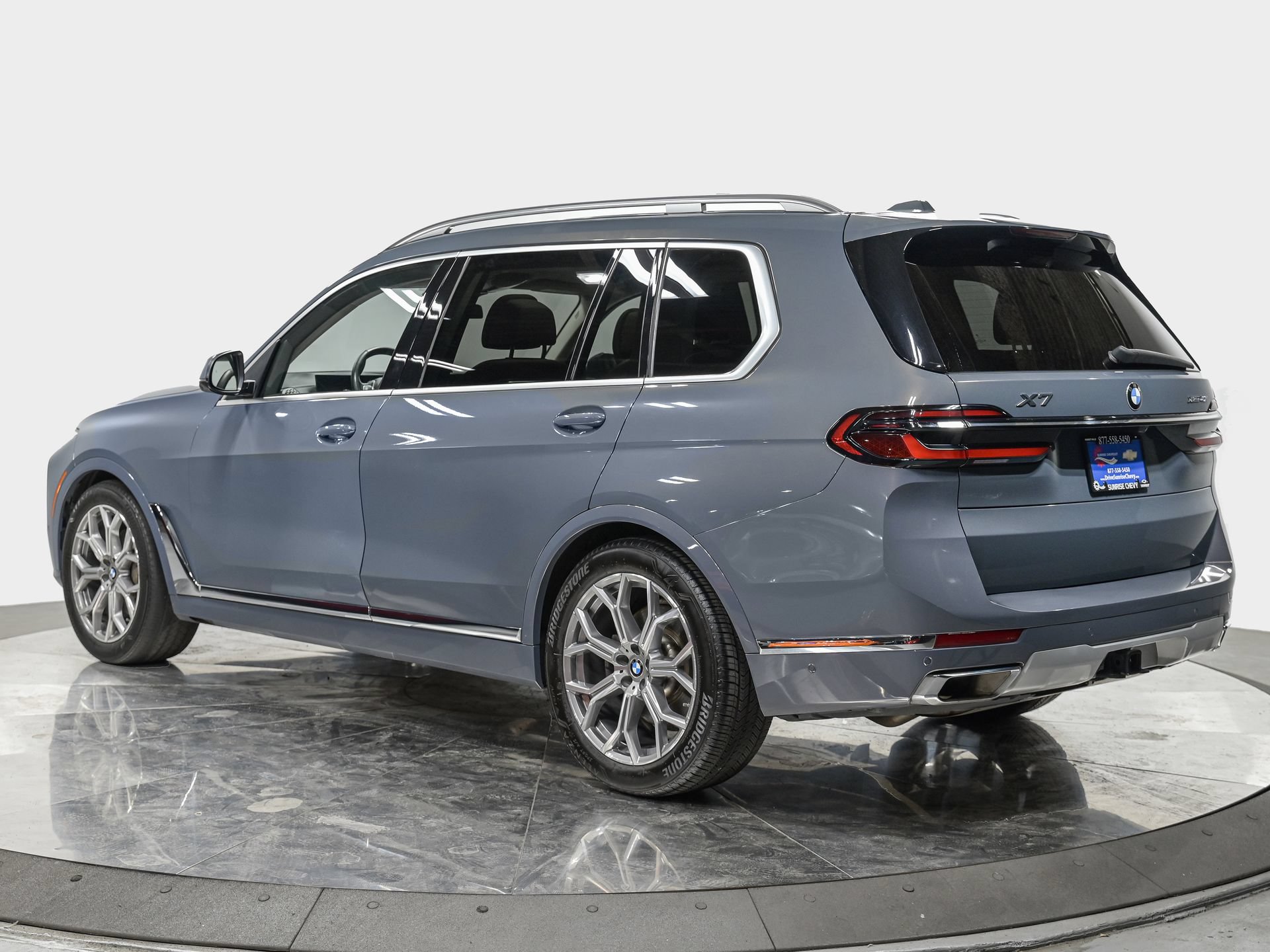 Used 2023 BMW X7 xDrive40i w/ Premium Package AWD/4WD image 4