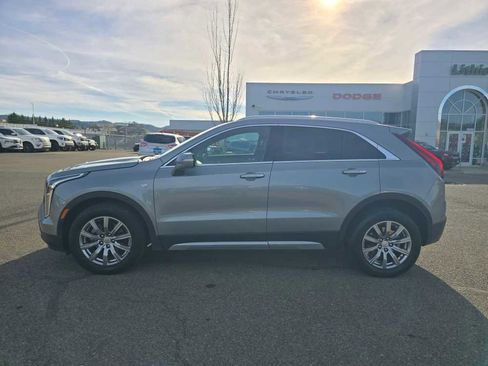 Used 2023 Cadillac XT4 Premium Luxury image 2