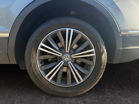 Used 2018 Volkswagen Tiguan SEL FWD image 10