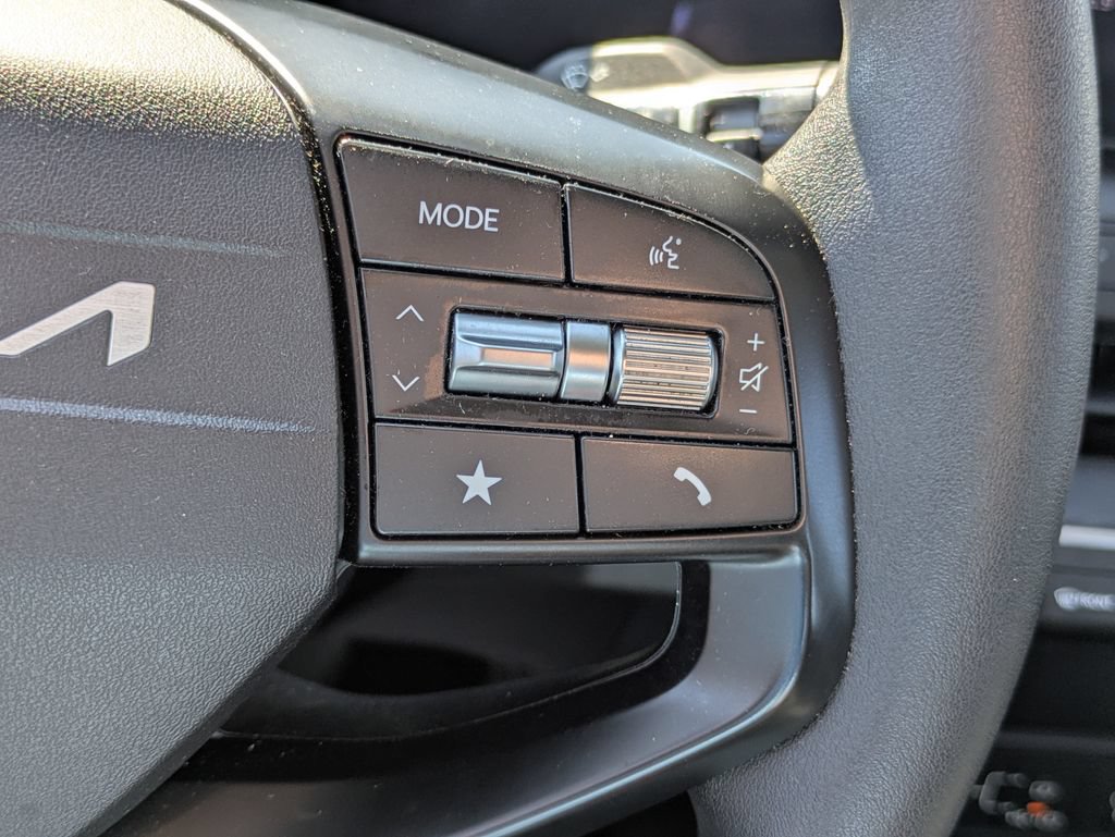 Used 2025 Kia K4 FWD image 13