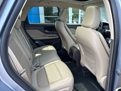 Used 2022 Lincoln Corsair AWD w/ Premium Package image 5