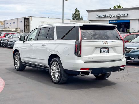 Used 2021 Cadillac Escalade ESV Premium Luxury w/ Driver Assist Tech Package AWD/4WD image 2