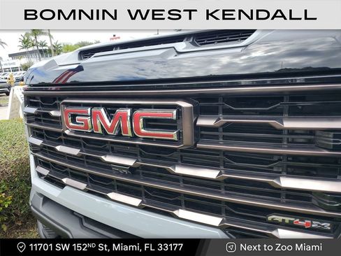 Used 2024 GMC Sierra 2500 AT4X w/ AT4X AEV Edition image 5