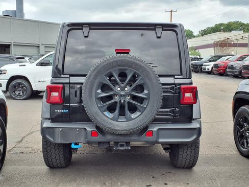 Used 2023 Jeep Wrangler Unlimited Sahara w/ Cold Weather Group AWD/4WD image 4