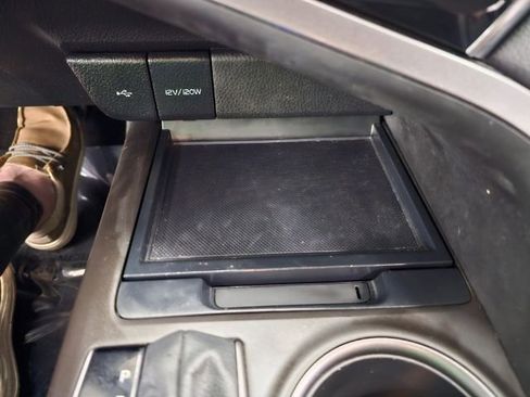 Used 2021 Toyota Camry SE image 18